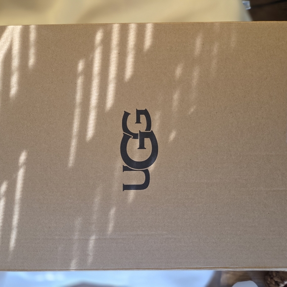 UGG Goldenstar HI Slide - Picture 8 of 8